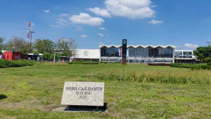 Sećanje na pad nadstrešnice